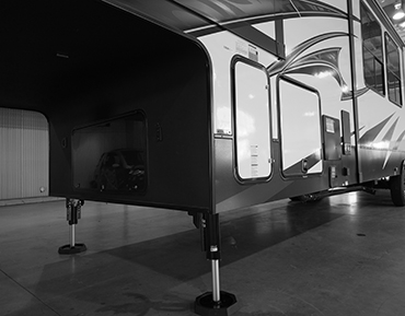 RV Side with Snap Pad Jack Pads